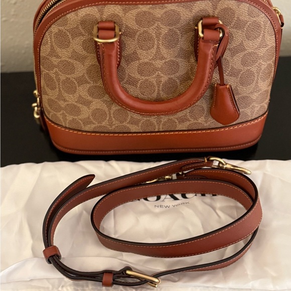 Coach Revel Bag in Signature Canvas - Picture 8 of 8